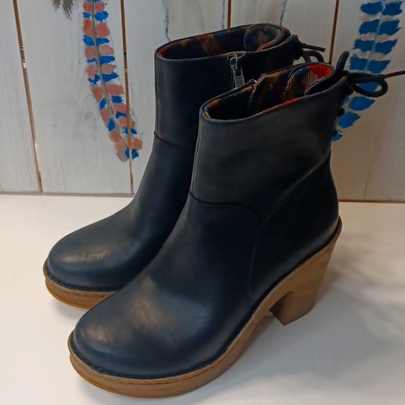 BORN CAPELLA WOMENS SZ 7 ANKLE BOOTS NEW $165 - Picture 2 of 8